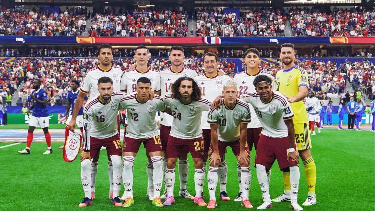 Sesión de trabajo de la selección tras la suspensión del entrenamiento previo a la final del Mundial contra Argentina