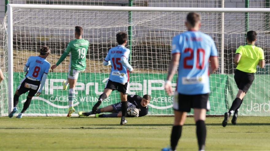 Carlos Marín: &quot;Queríamos la victoria para haber cerrado el ascenso la semana siguiente&quot;