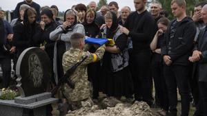 Las bajas de Ucrania aumentan mientras la guerra se encarniza en Donbás