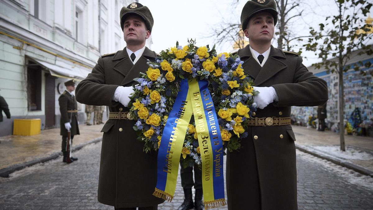 Homenaje a los ucranianos caídos durante la guerra contra Rusia.