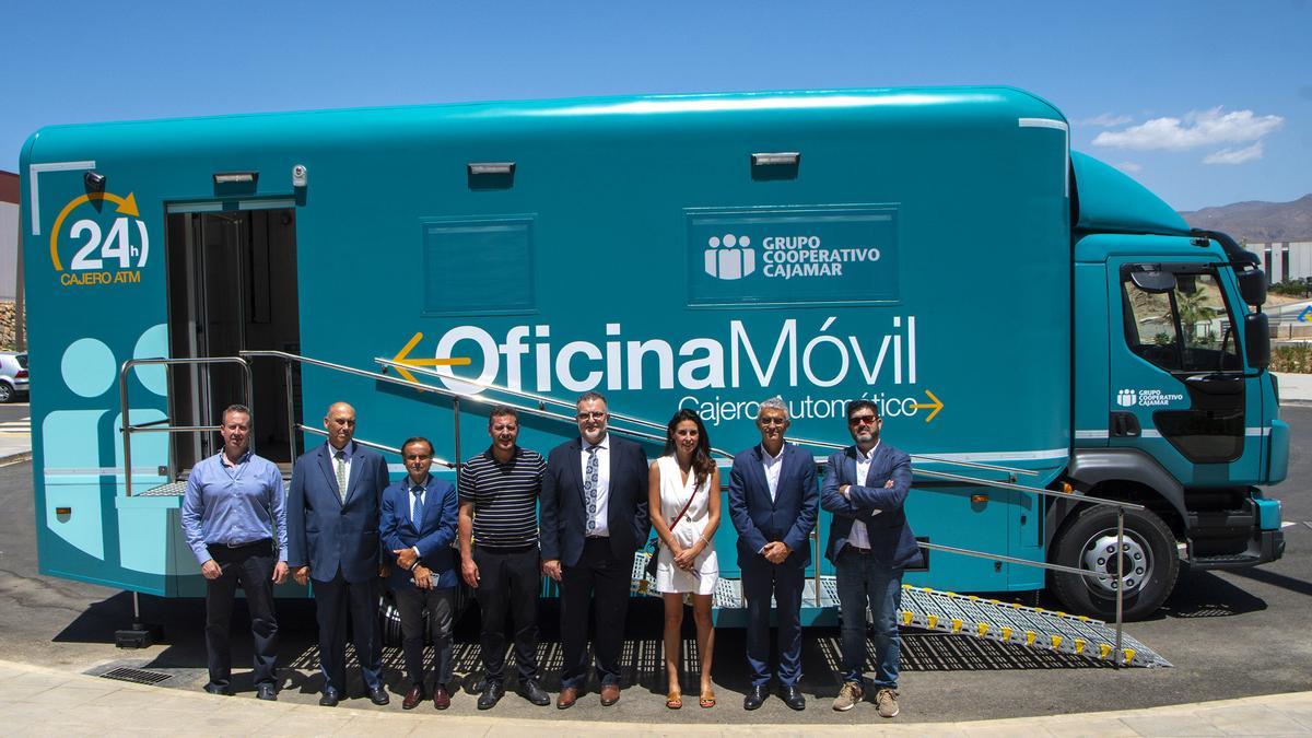 Oficina móvil de Cajamar.