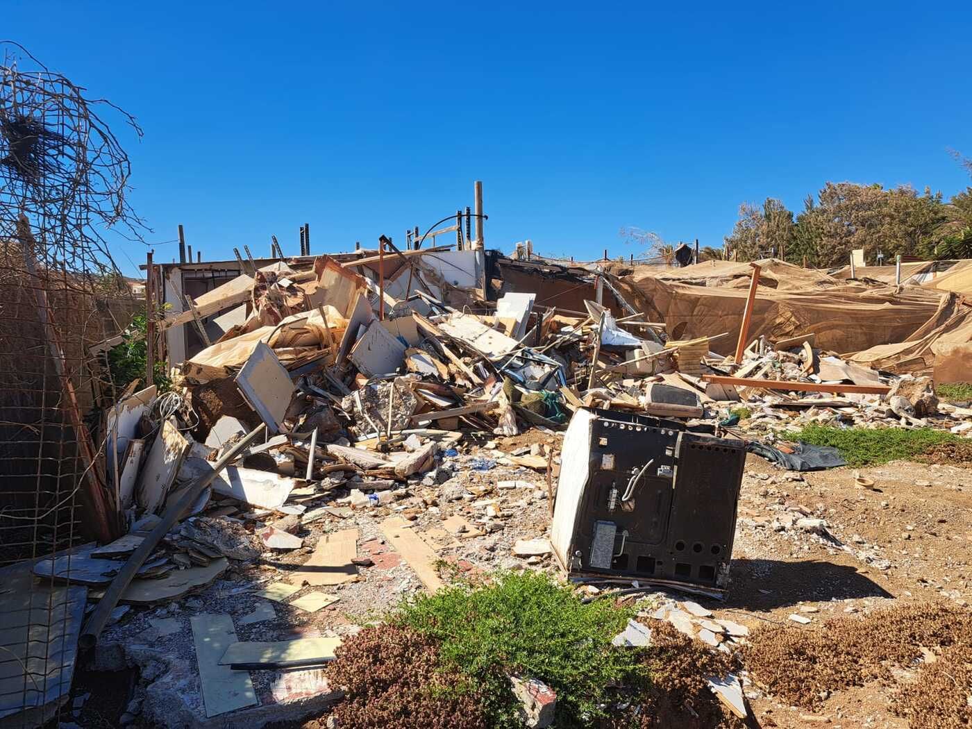 Vertidos ilegales en la urbanización Oasis de Vargas, en Agüimes