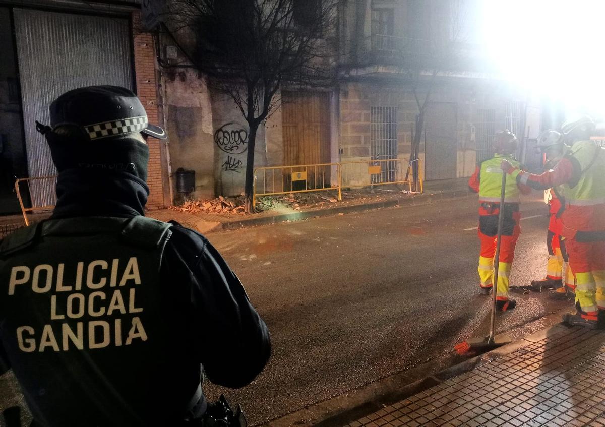 Actuación de bomberos y policía.