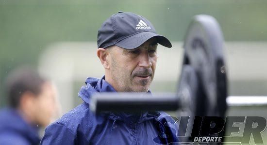 La plantilla entrena bajo la lluvia con el 'shock'