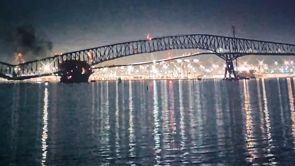Un barco derriba el mayor puente de Baltimore, EE.UU