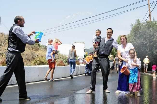 Traida Infantil del Agua de Lomo Magullo 2016