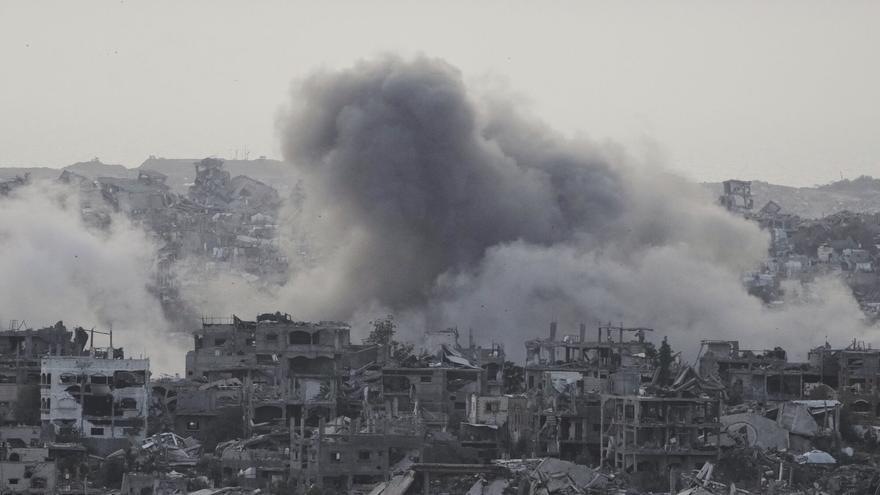 Guerra en Oriente Próximo, hoy en directo | Más de 80 muertos por ataques aéreos israelíes lanzados sobre la Franja de Gaza