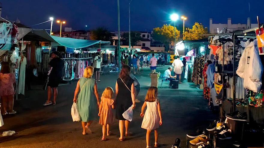 Vuelve uno de los mercadillos de playa más esperados del verano en la costa de Huelva
