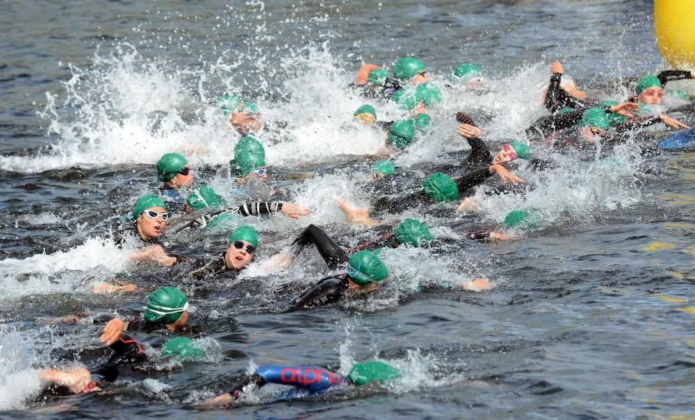 El Triatlón Motorbike Galaico Pontevedra se lleva el bronce en la categoría escolar femenina.