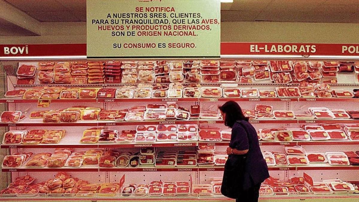 Un supermercat a Barcelona als anys 90. | JULIO CARBÓ