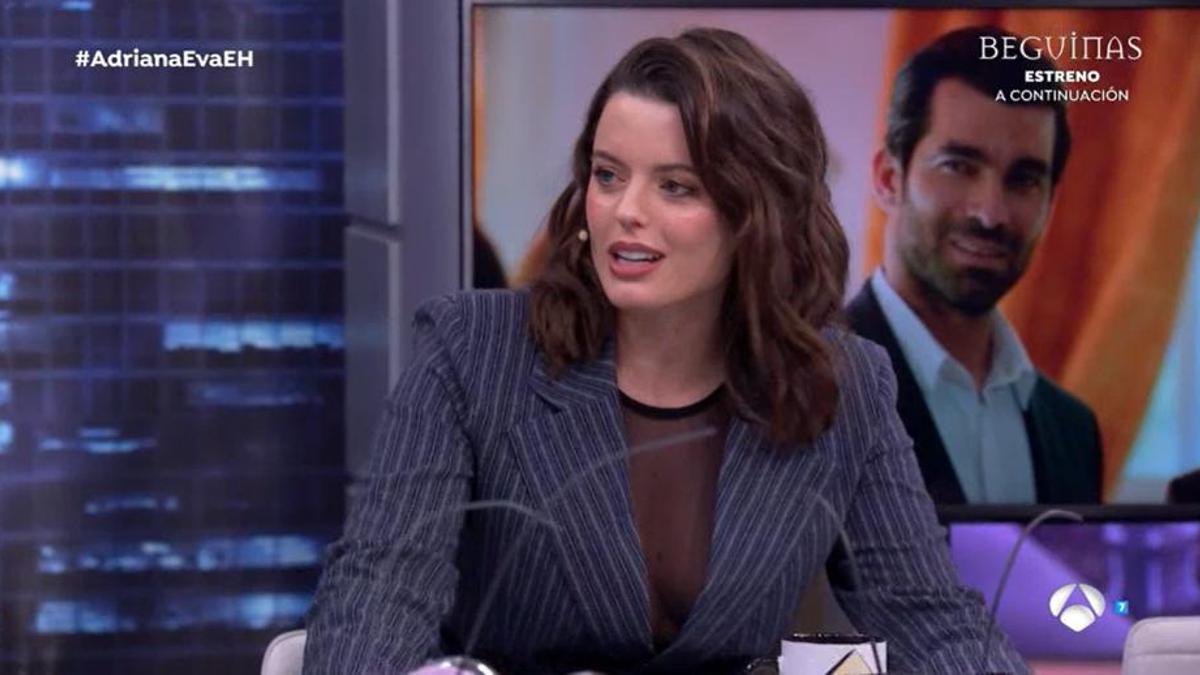 Adriana Torrebejano (y Eva Ugarte) acuden a 'El Hormiguero' de Pablo Motos para presentar '¿A qué estás esperando?'