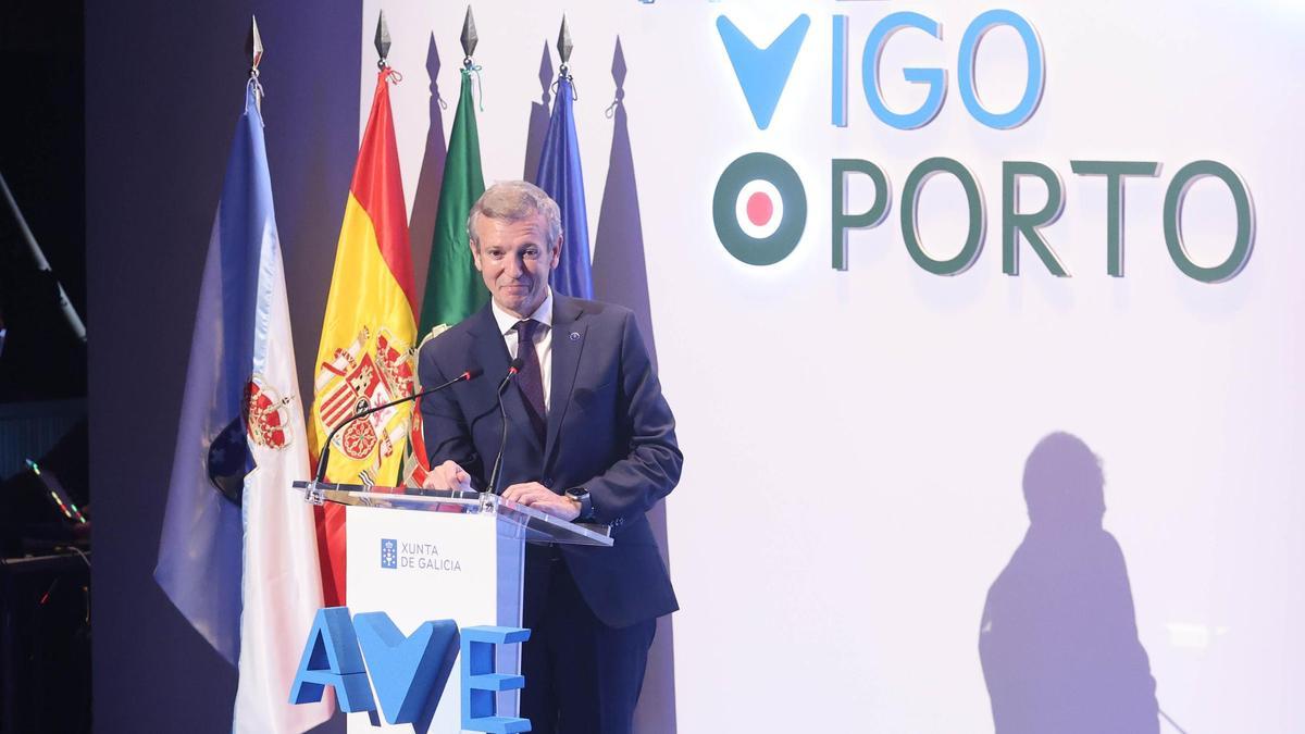 Alfonso Rueda durante un acto en defensa del AVE Vigo-Oporto hace un año en Vigo