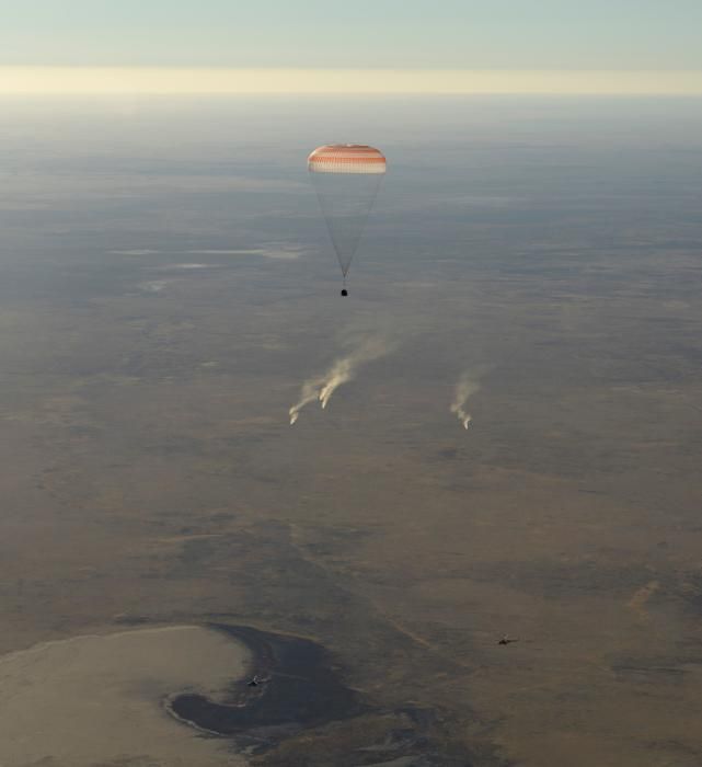 Las imágenes del aterrizaje de la Soyuz MS-08.