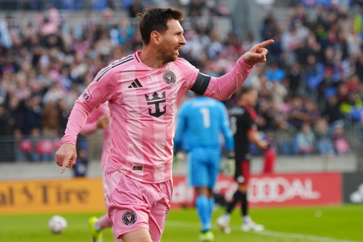 Lionel Messi celebra el gol que dio la victoria al Inter Miami en el partido frente al DC United  disputado en Baltimore.