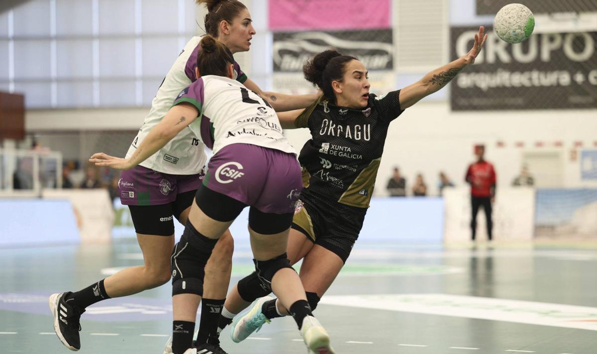 Jazmín Mendoza, en un partido contra el Costa del Sol Málaga, el próximo rival en Europa.