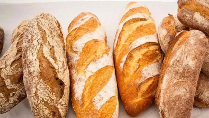 Los panaderos coinciden: este es el error que seca antes el pan en verano y que muchos cometen al llegar a casa