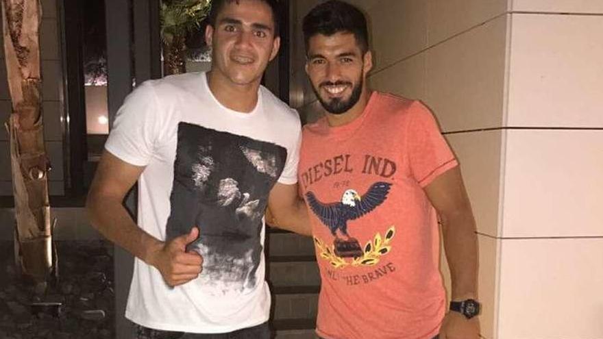 Maxi Gómez posa con Luis Suárez en una visita del céltico a Barcelona a finales del pasado año.