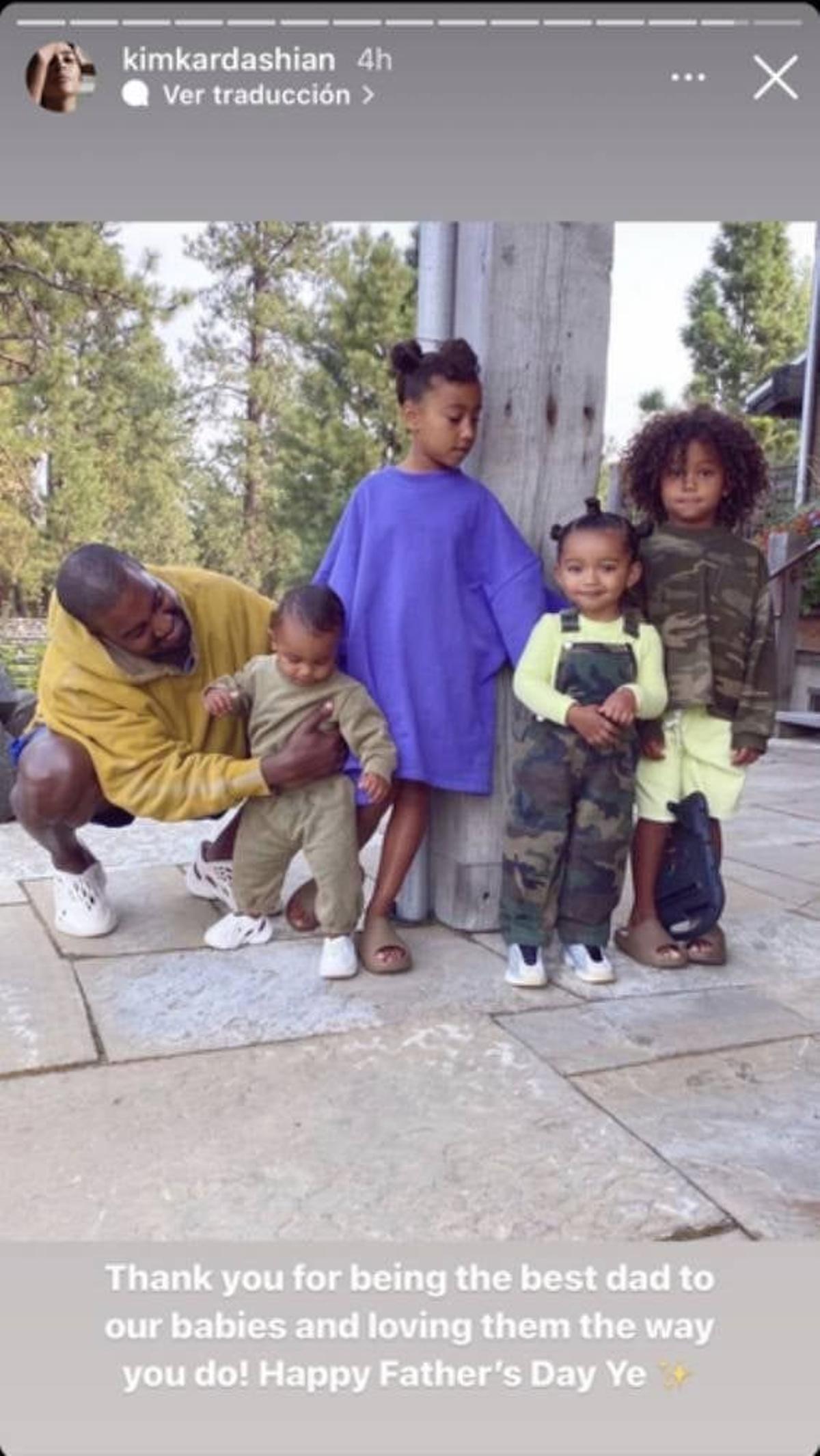 Otra foto de Kanye con los niños (compartida por Kim)