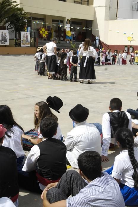 FIESTA DIA DE CANARIAS EN EL COLEGIO AGUADULCE