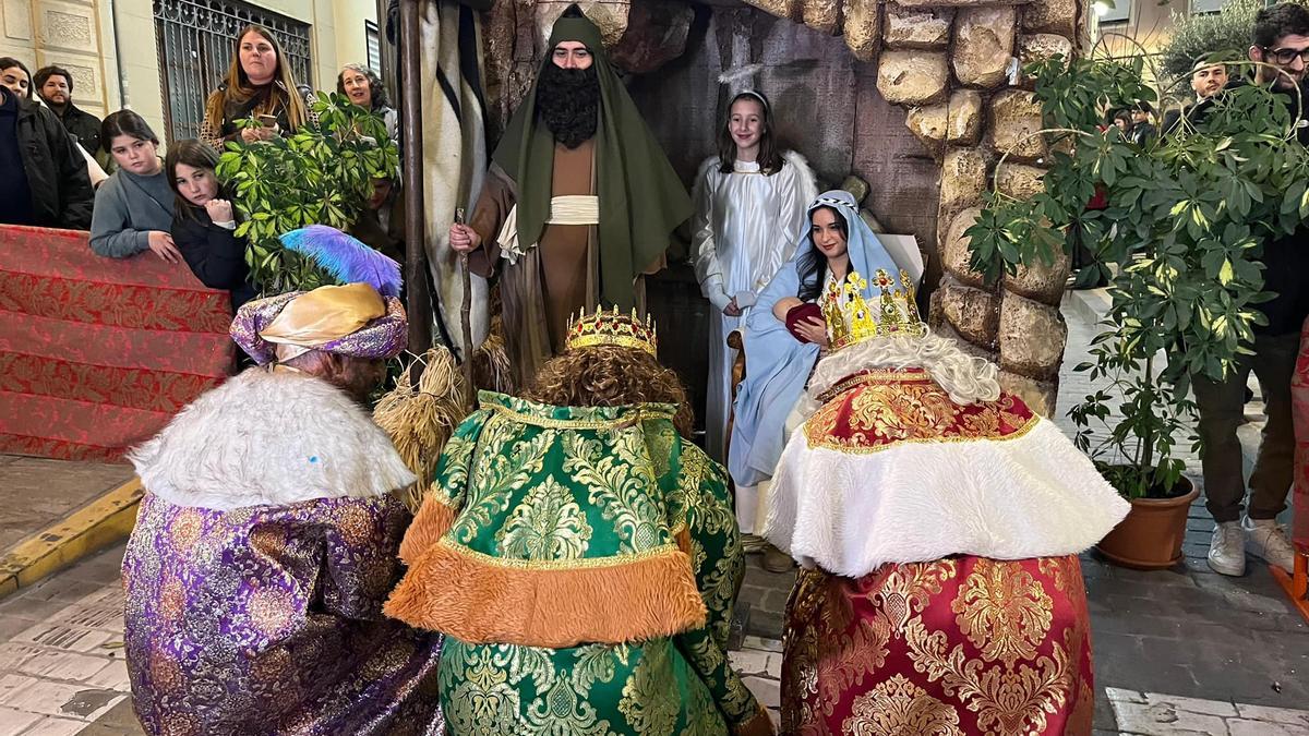 REYES MAGOS CREVILLENT | Los Reyes llevan su magia a miles de niños y ...
