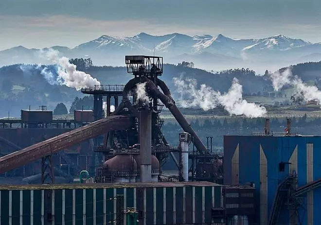 Las dos factorías asturianas de Arcelor, afectadas por el gran apagón que sufrieron un millón de hogares en España