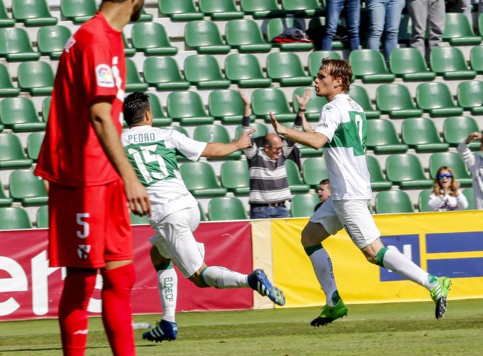 Galería del partido entre el Elche CF y el Sevilla Atlético