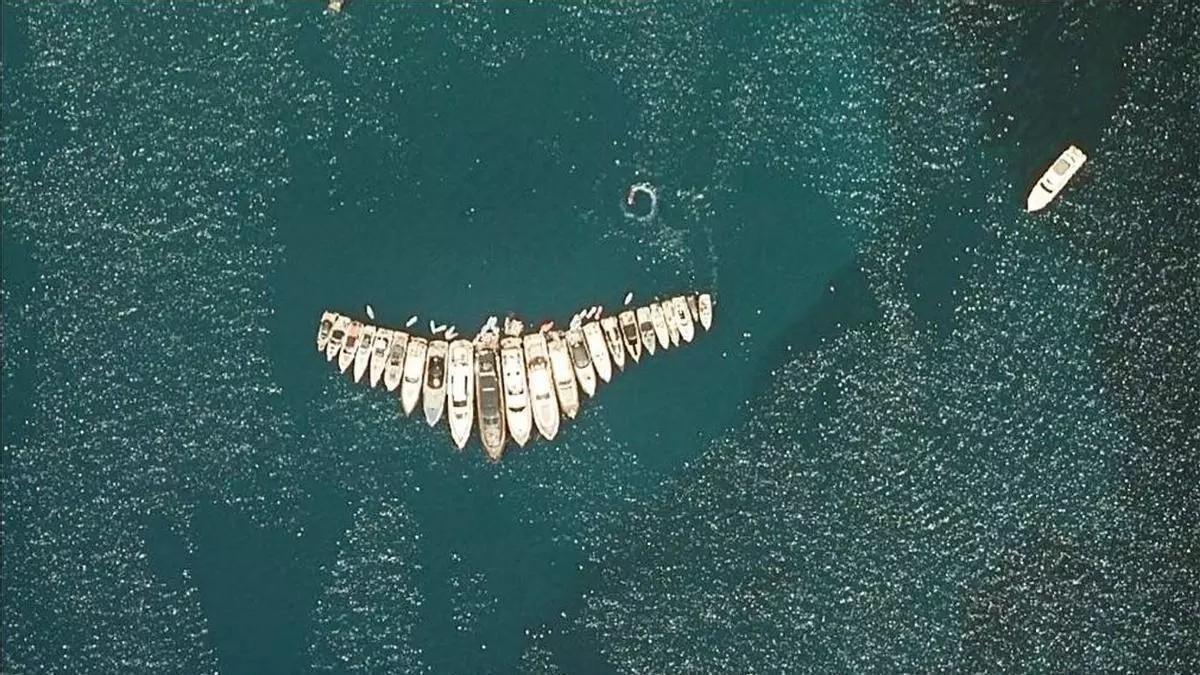 Bootstreffen vor Ibiza.