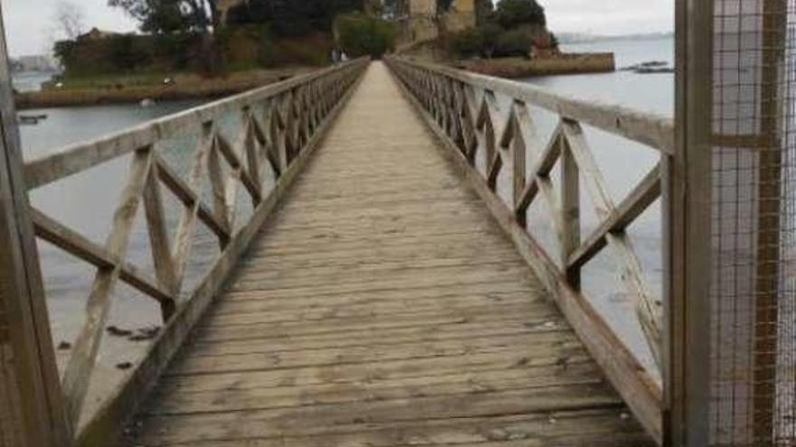 Pasarela del castillo de Santa Cruz.