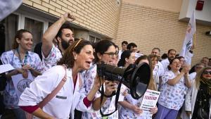 Los médicos de la Comunitat Valenciana están convocados por seis sindicatos a una nueva huelga de ámbito estatal contra la reforma del estatuto marco que regula las condiciones laborales del Sistema Nacional de Salud, el pasado 16 de febrero, 2026