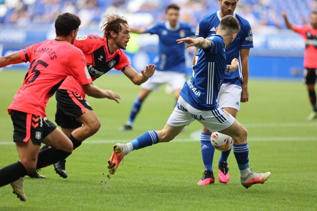 Un lance del Real Oviedo-Tenerife