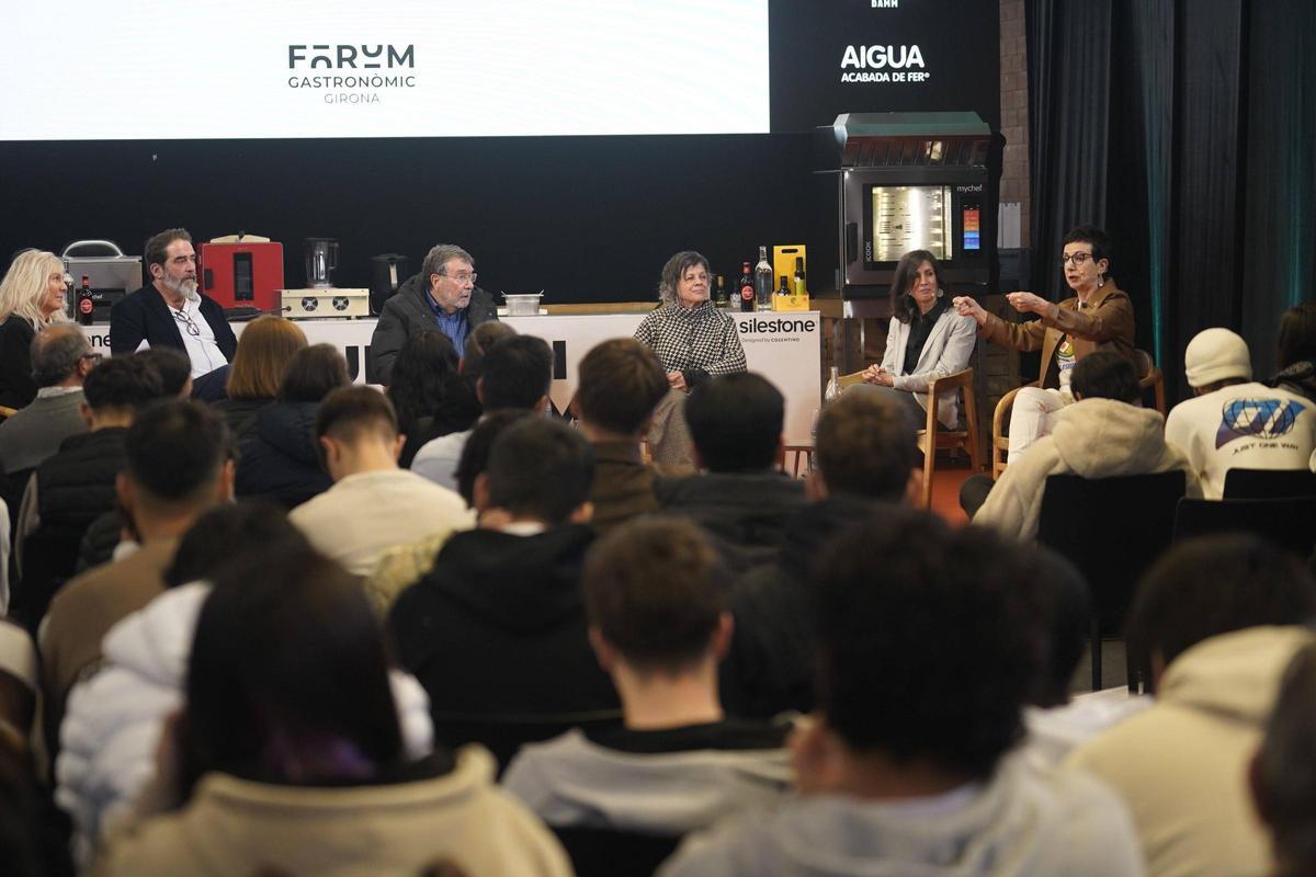 La taula rodona de "Fem la pilota" amb els professionals del sector.