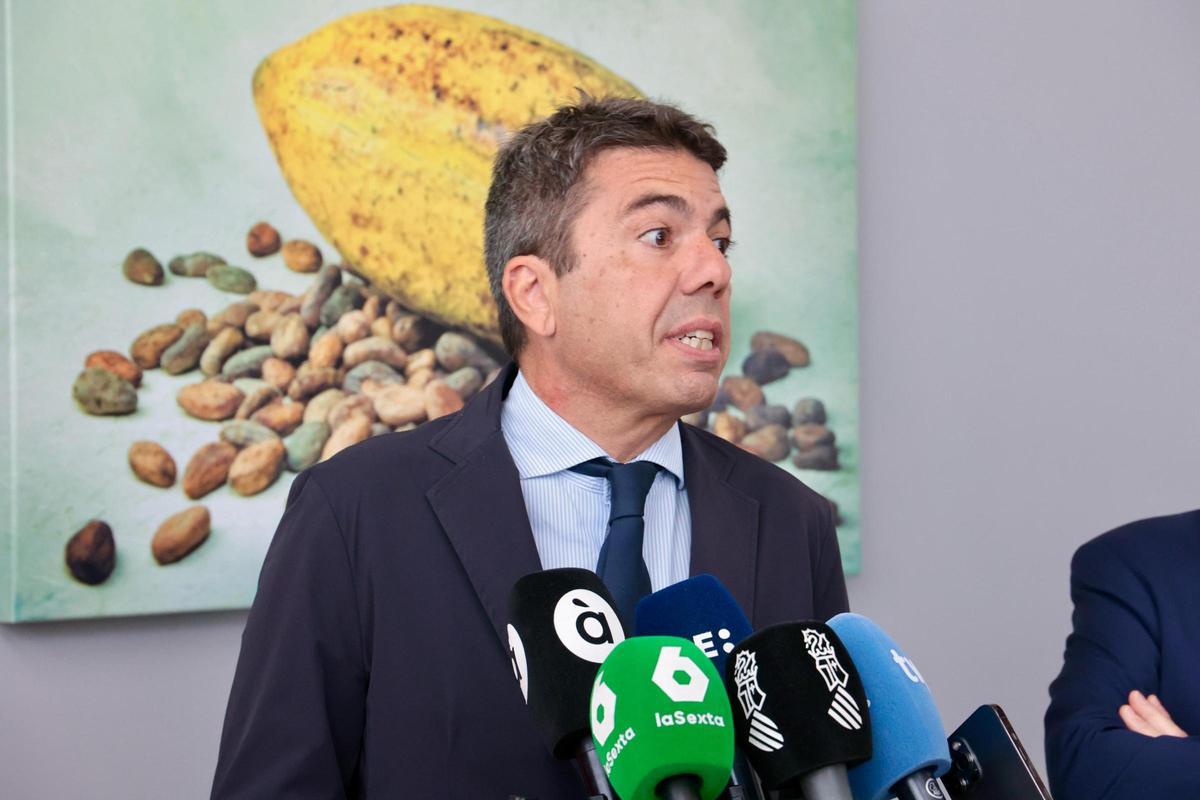 Visita de Mazón al Parque Empresarial L'Espartal III en Xixona