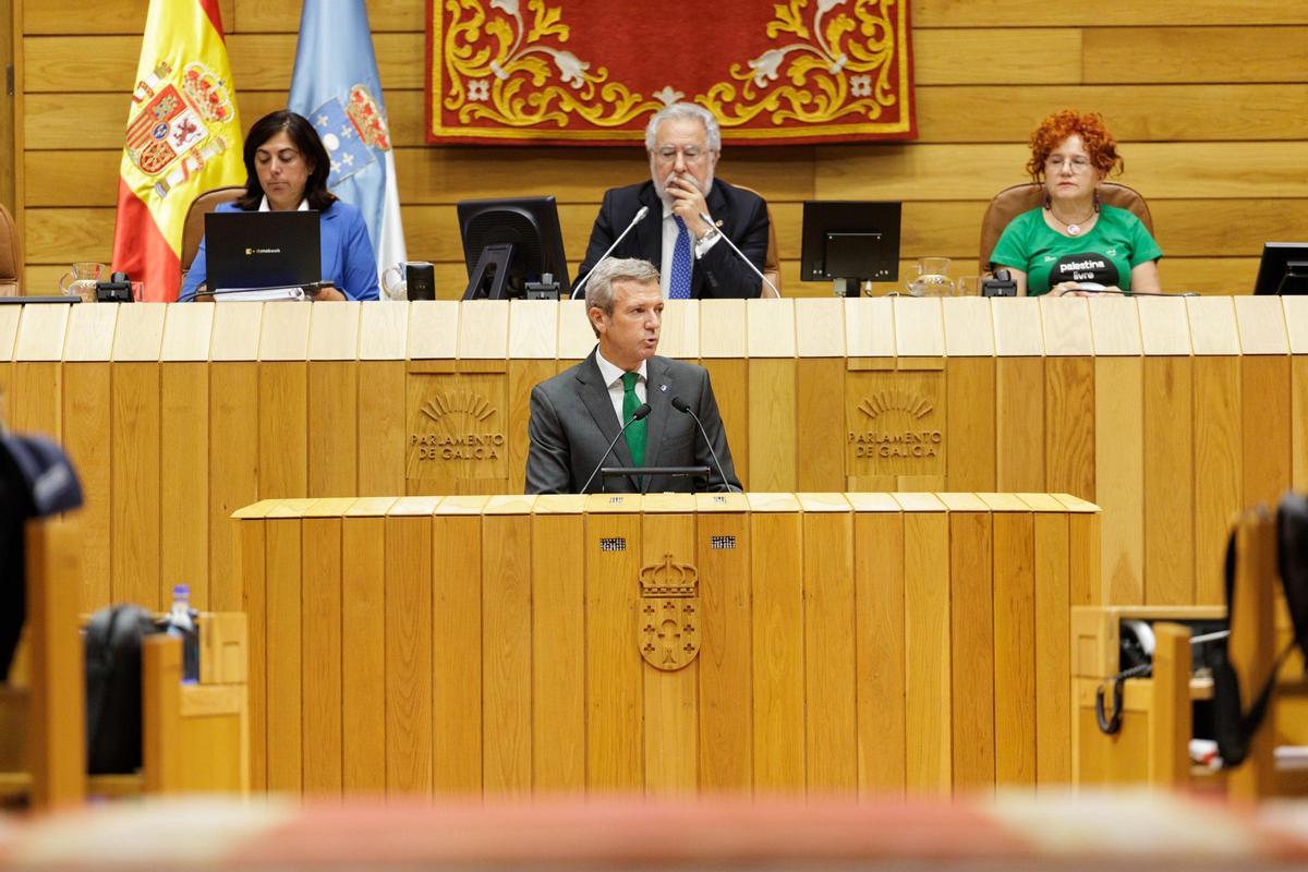 El presidente da Xunta, Alfonso Rueda, en su comparecencia este martes en el Parlamento autonómico
