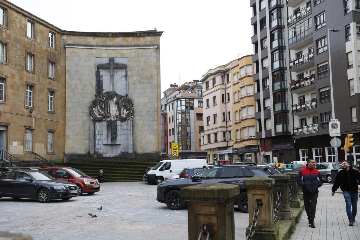 El monumento a los "Héroes del Simancas".