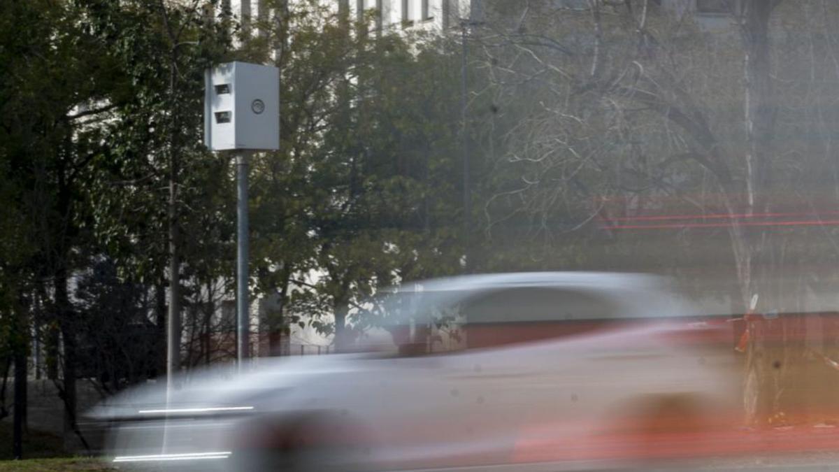 Un radar de velocitat.  | JORDI COTRINA