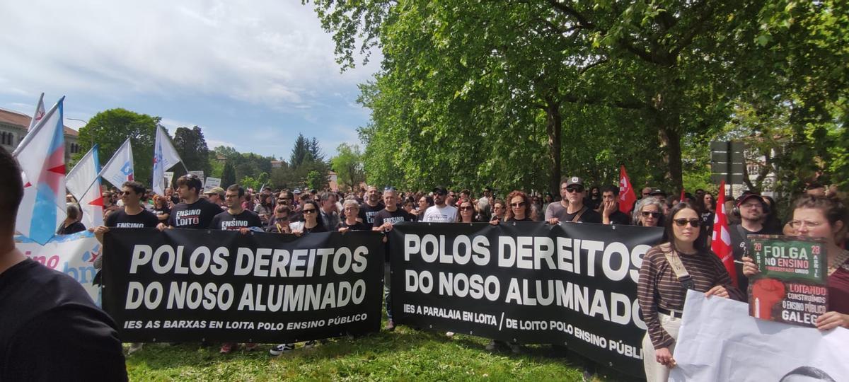 O Morrazo en la manifestación de docentes en Santiago