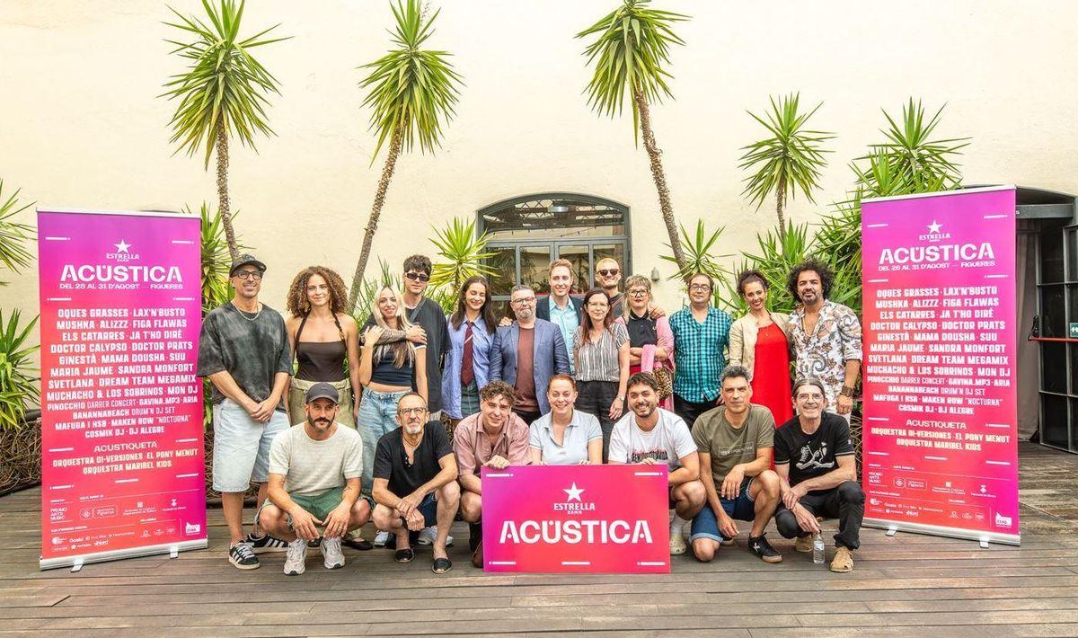 Foto de grup de la presentació.