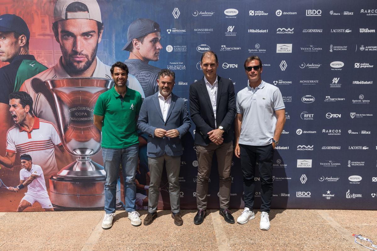 El vicepresidente de la Generalitat, el Director General de Deporte y David Ferrer, entre los asistentes