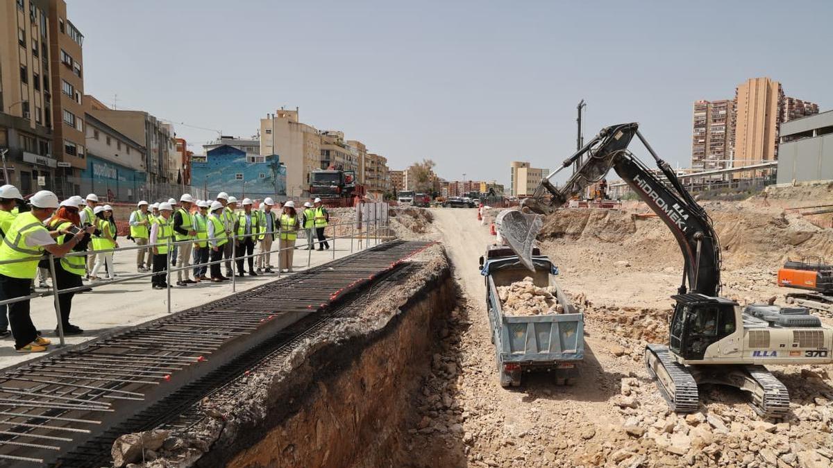 Pérez Llorca visita las obras del túnel de la Estación Central del TRAM de Alicante