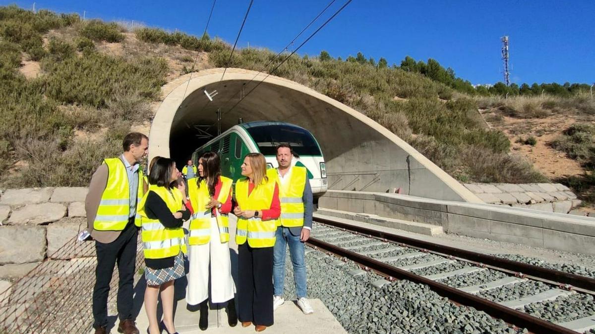 Isabel Pardo visita las obras de Alta Velocidad entre Xàtiva y La Encina en Valencia. | E.P.