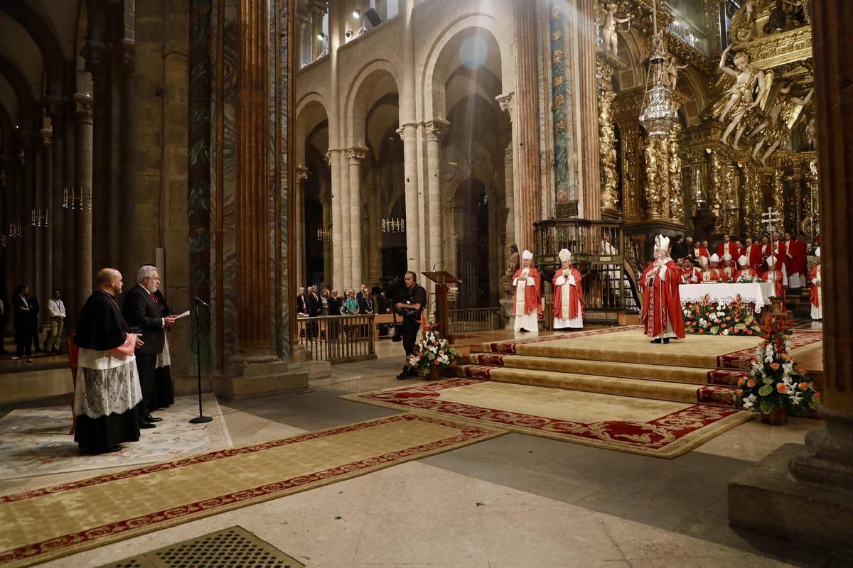 El presidente del Parlamento de Galicia renueva la Ofrenda al Apóstol en Santiago como delegado regio El presidente del Parlamento de Galicia renueva la Ofrenda al Apóstol en Santiago como delegado regio