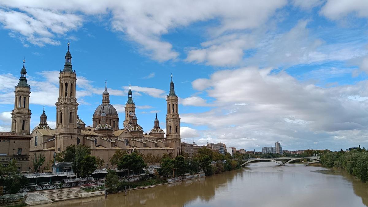 Nubes desde el puente de Piedra, hace unos días