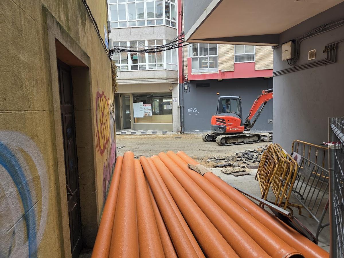 La obra incluye la reposición de canalizaciones.
