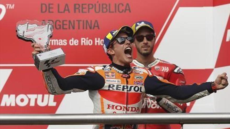 Marc Márquez golea a sus rivales con la eficacia de Messi