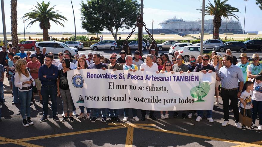 Protesta colectivos pescadores frente a la Autoridad Portuaria de Santa Cruz de Tenerife