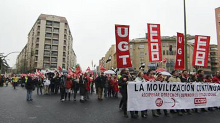 Un millar de personas protestan en Cáceres contra el retraso de la jubilación