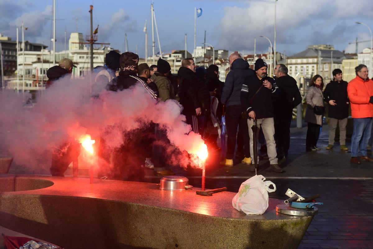 Concentración de pescadores en O Parrote en protesta por el nuevo Reglamento de Control de la Unión Europea