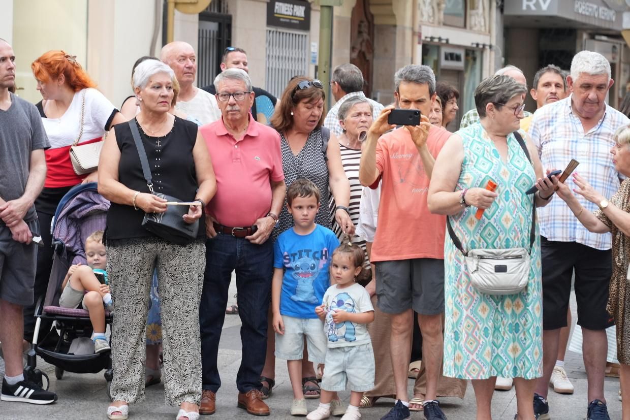 Castelló recibe con honores al Santísimo en la procesión del Corpus Christi