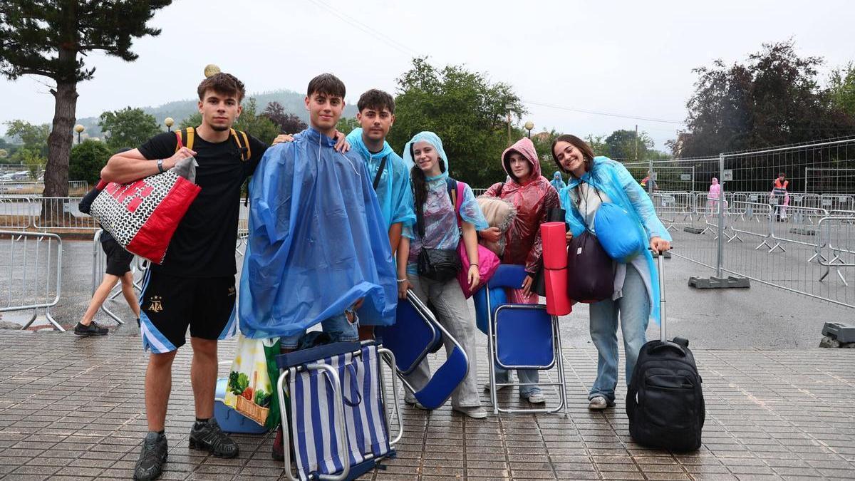 VÍDEO: La lluvia no frena a los asistentes del festival Boombastic