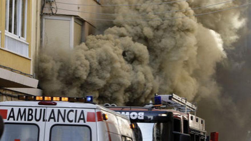 La gran nube de humo cubría todo el edificio